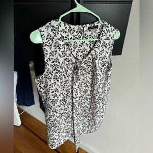 Tommy Hilfiger. XL sleeveless black and white blouse with neck tie